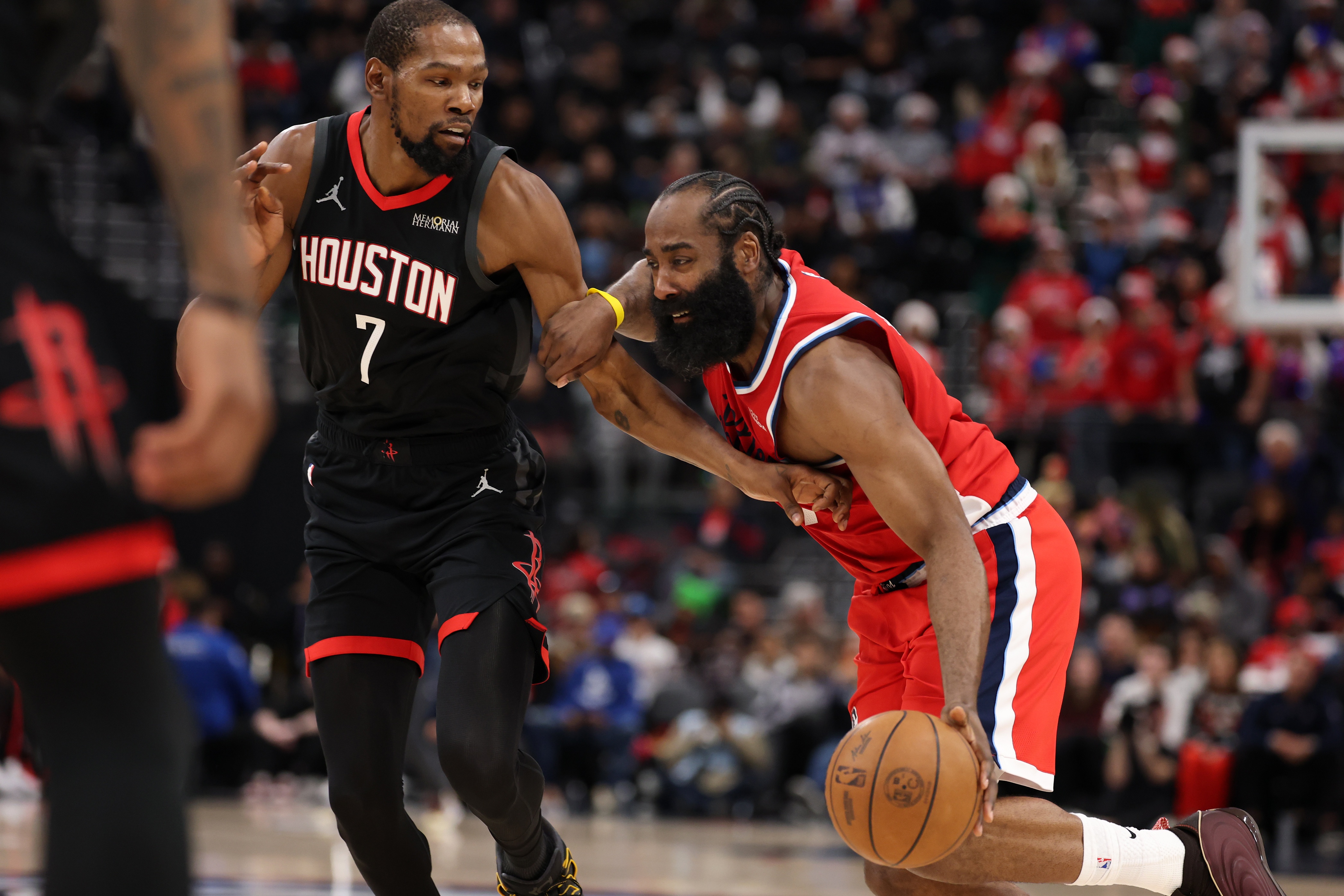 开云app-周最佳提名：杜兰特、哈登、亚历山大、米切尔等球员在列